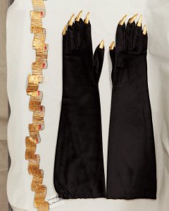 A lambskin belt and suede gloves with gold metal talons - around 1936